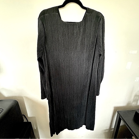 Black Eloquii Front Tie Long Sleeve Dress - Picture 7 of 12